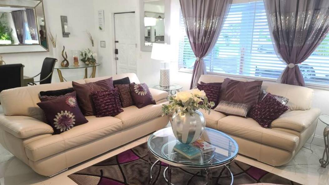 Palm Springs 3-bedroom 2-bath 5 Miles To The * Lake Worth Beach