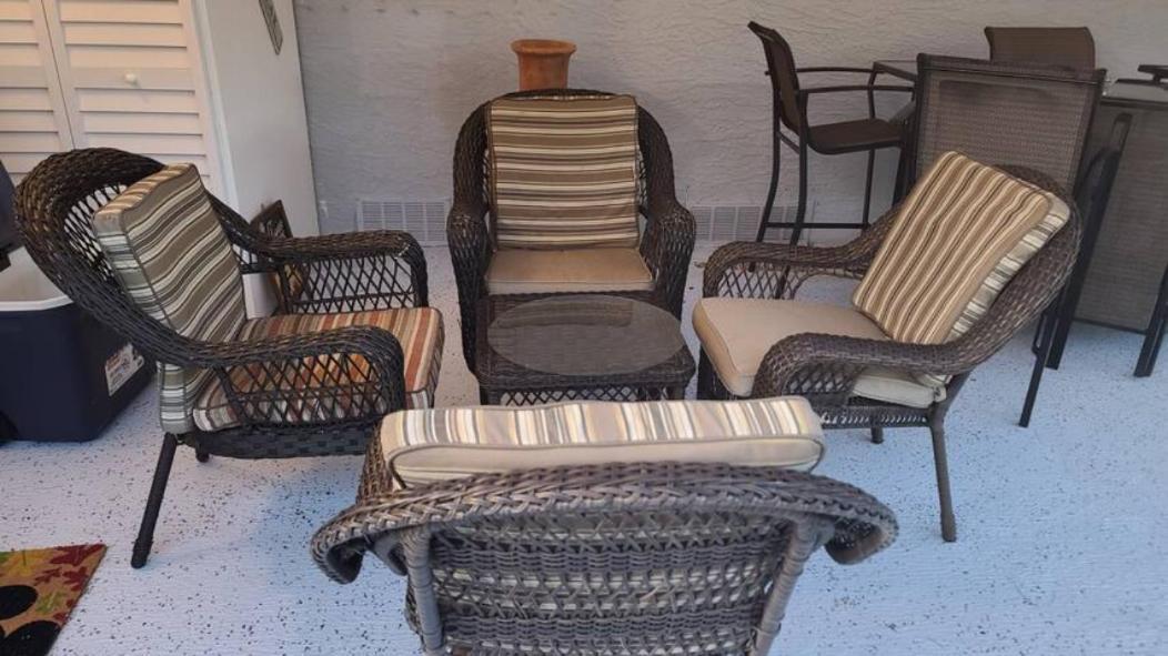 Palm Springs 3-bedroom 2-bath 5 Miles To The