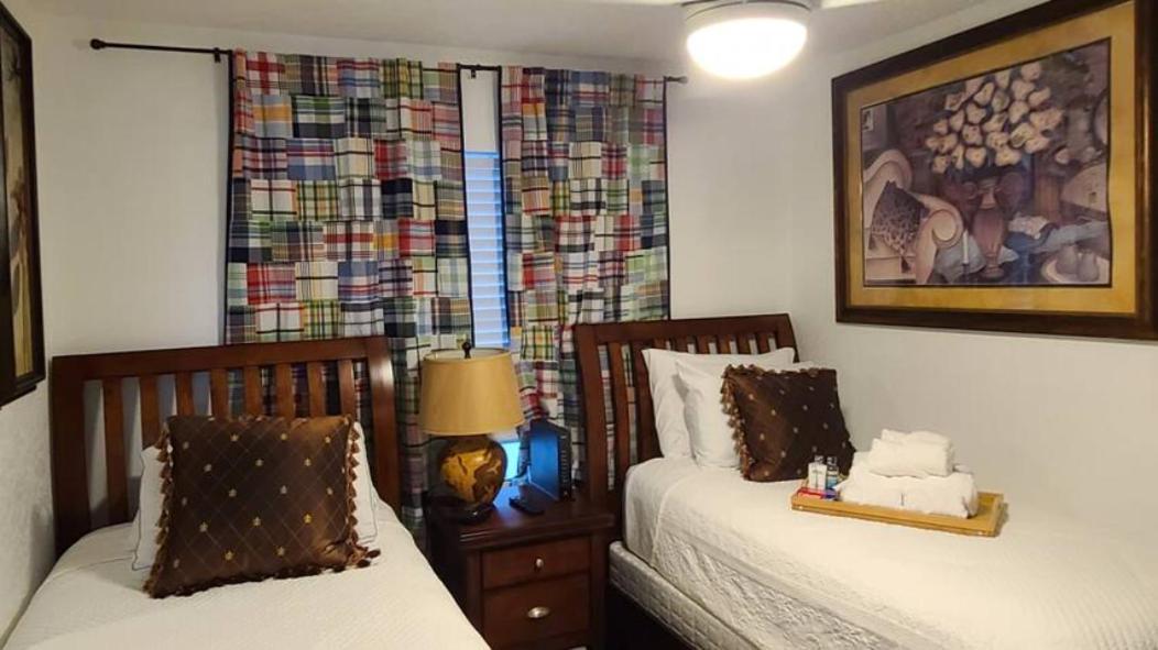 Palm Springs 3-bedroom 2-bath 5 Miles To The Hébergement de vacances