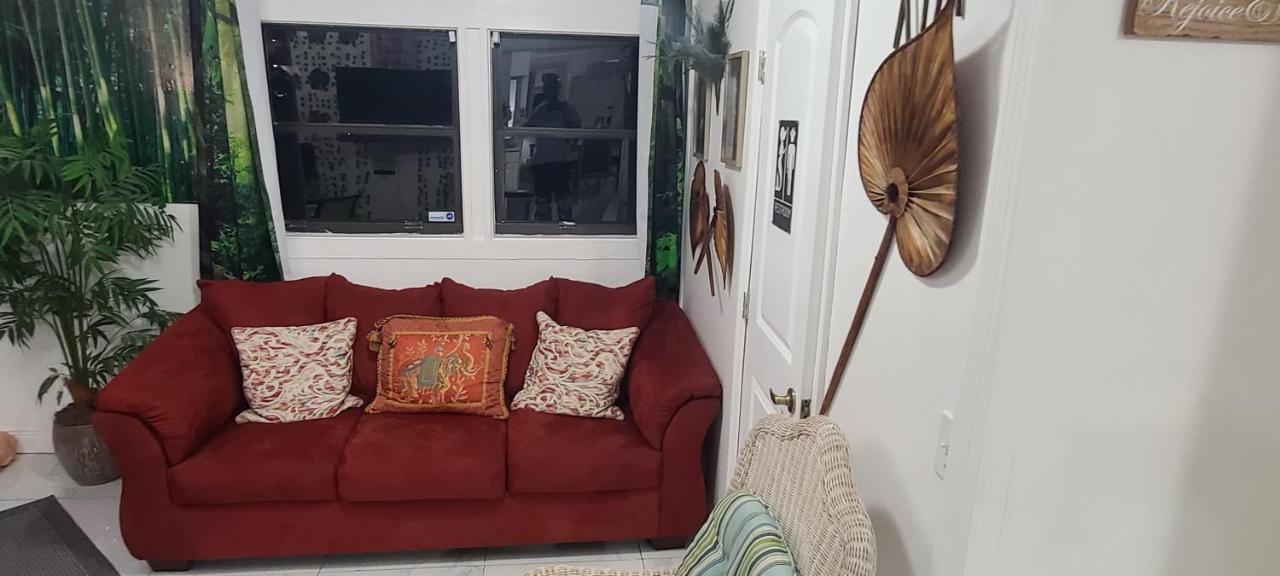 Hébergement de vacances Palm Springs 3-bedroom 2-bath 5 Miles To The
